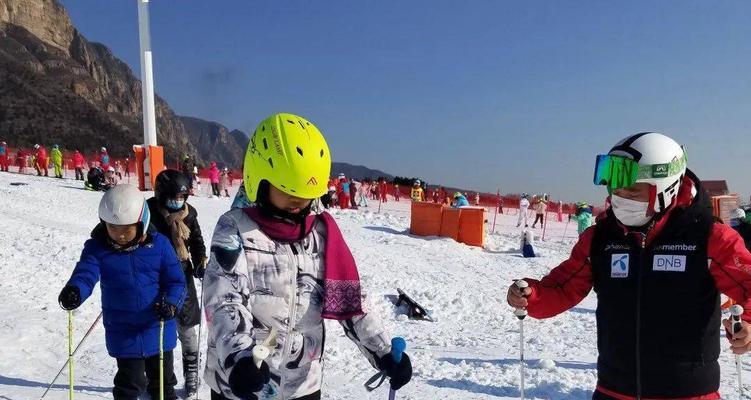 滑雪高级道双板转弯技巧（掌握双板转弯技巧，让你更游刃有余）