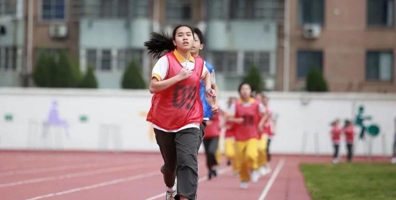八百米女生跑步技巧，让你轻松跑步（跑步技巧）