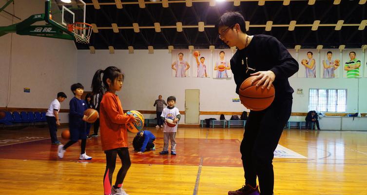 篮下投篮技巧大全（掌握这些技巧）
