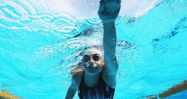 自由泳三打换气技巧：呼吸节奏掌握
