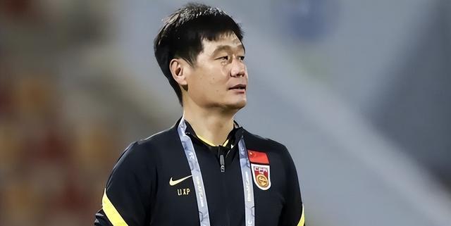 以足球推倒重来——提高技巧的秘诀（15个技巧让你成为足球高手）