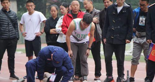 足球技巧大全（掌握足球收单技巧）