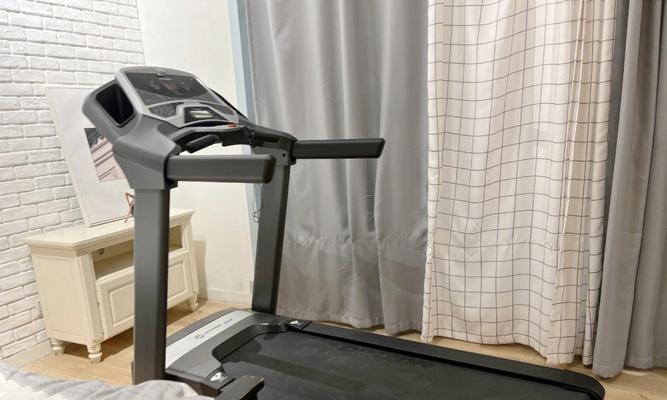 初学者如何正确使用跑步机（15个技巧教你健康跑步）