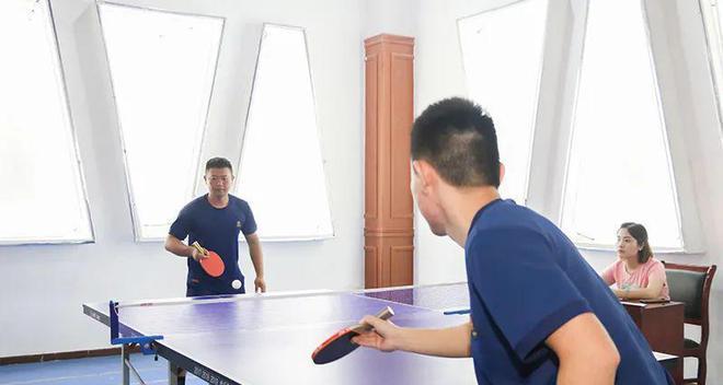 乒乓球训练全攻略（掌握乒乓球技巧的必备方法与技巧）