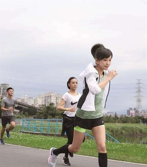 如何在室内跑步正确又有效（掌握这些技巧）
