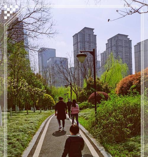上下坡道跑步技巧（提高效果的运动技巧与注意事项）