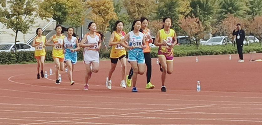 如何在2号跑道上提高四百米跑步技巧（掌握正确的起跑姿势和节奏）