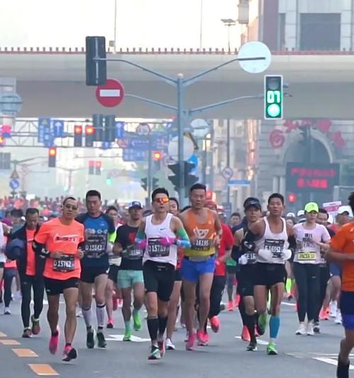 马拉松比赛取胜技巧口诀是什么？如何在比赛中应用？