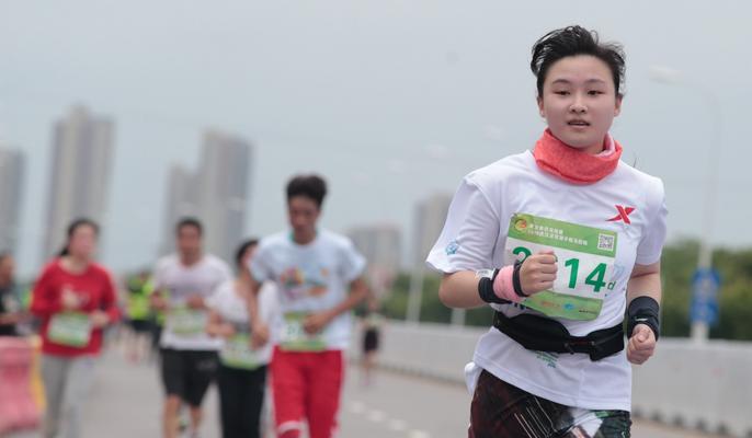 马拉松跑步技巧与要领教程？如何提高长跑表现？