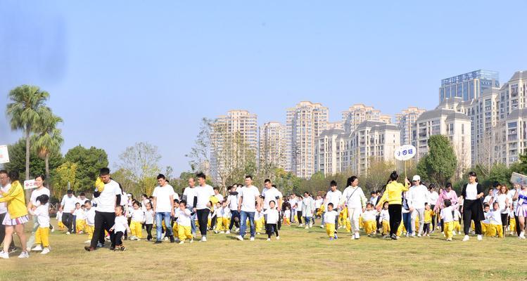 如何在马拉松比赛中使用小游戏技巧提高成绩？规则是什么？