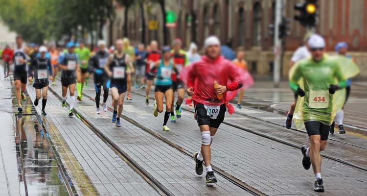 跑马拉松全程技巧讲解教程？如何有效提高马拉松成绩？