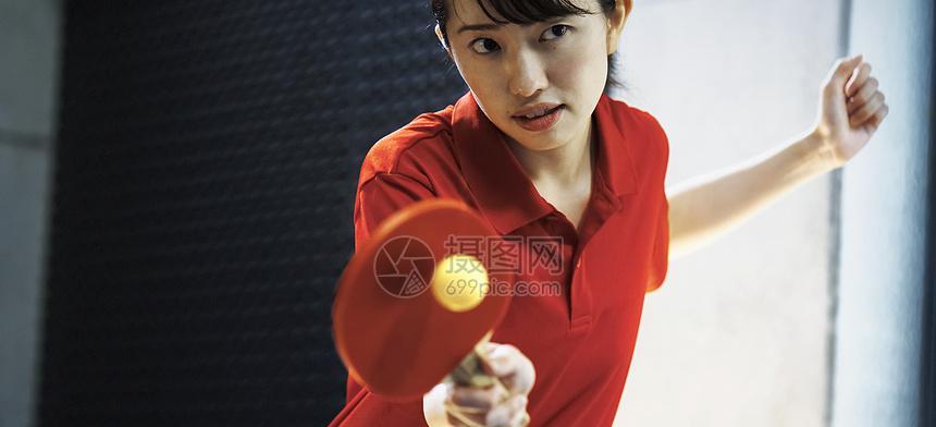 乒乓球摆短的正确方法和技巧是什么？如何掌握乒乓球摆短技巧？