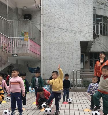 单挑足球倒钩技巧怎么练？掌握倒钩射门的秘诀是什么？