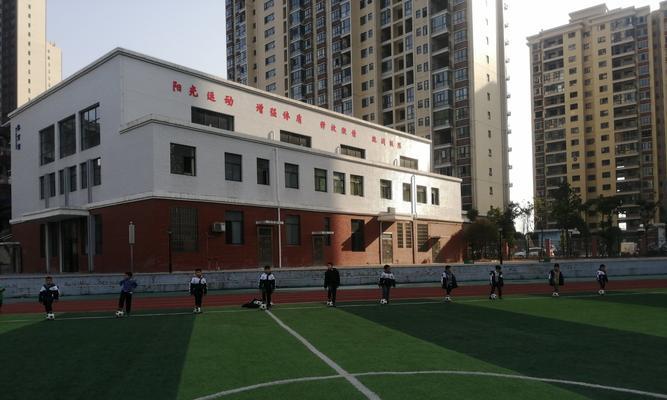 高考足球短传技巧有哪些？如何在考试中有效运用？