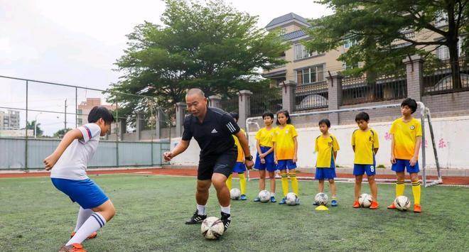 足球场定位打点技巧是什么？如何提高定位准确性？