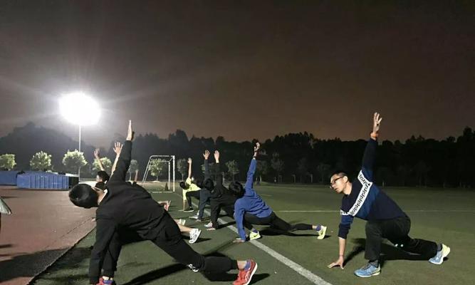 足球场解围技巧教学？如何有效提高解围效率？