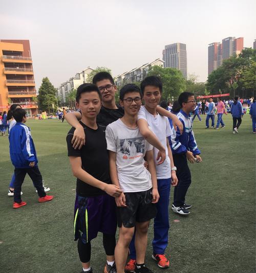 足球场上的100个小技巧是什么？如何提升你的足球技能？