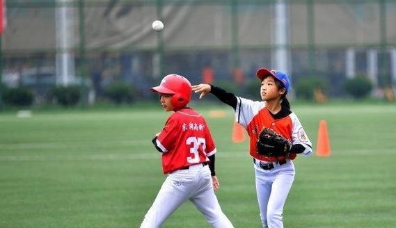 足球场上的野球技巧有哪些？如何在比赛中运用？