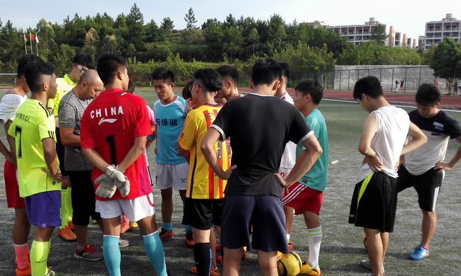 如何提高足球过人技巧？练习方法有哪些常见问题？