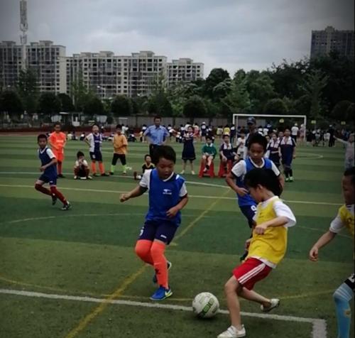 足球转身技巧教学？如何快速掌握足球转身技巧？