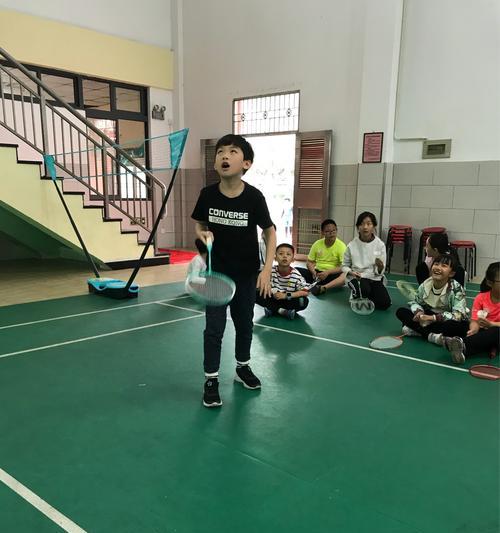 颠球技巧教学羽毛球？如何快速提高羽毛球颠球能力？