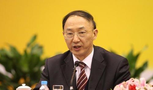 杨一民足球战术与技巧有哪些？如何有效提升足球技巧？