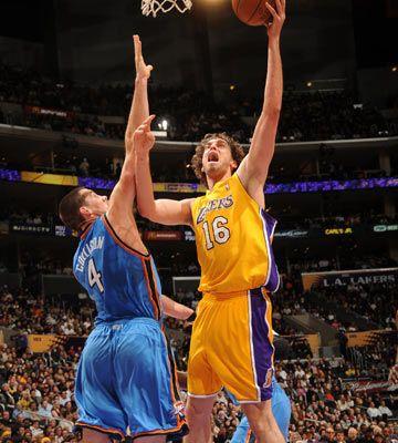 NBA篮下进攻技巧有哪些？如何提高篮下得分效率？