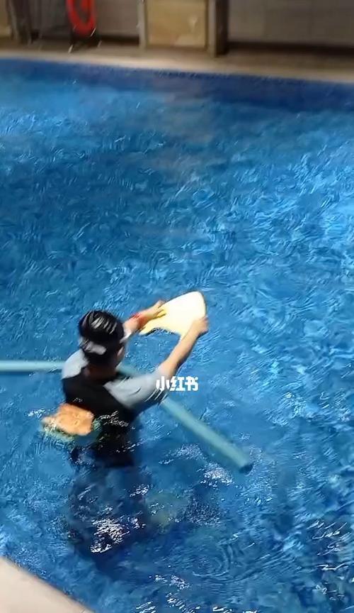 游泳中的换气往下沉现象（探究游泳运动中的氧气吸入及换气机制）