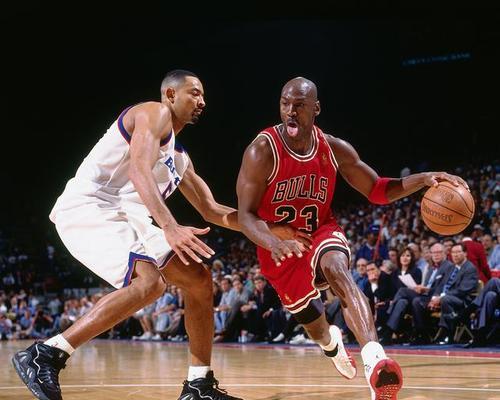 NBA最新投篮技巧解析（掌握这些技巧）