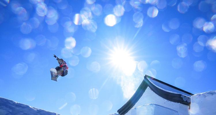单板滑雪坡面障碍技巧计分剖析（掌握技巧）