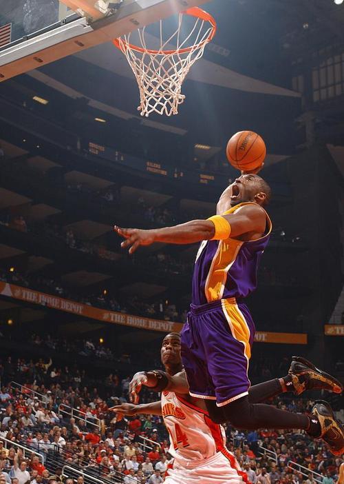 NBA球星单打技巧排名（探究NBA顶级球星的单打绝技）
