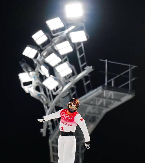 滑雪空中技巧大决赛全攻略（打造绝佳表现）