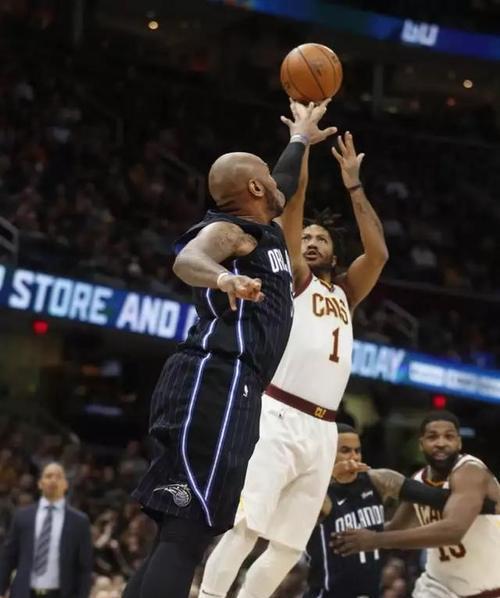 NBA球星小托马斯过人技巧教学（学习篮球技巧）