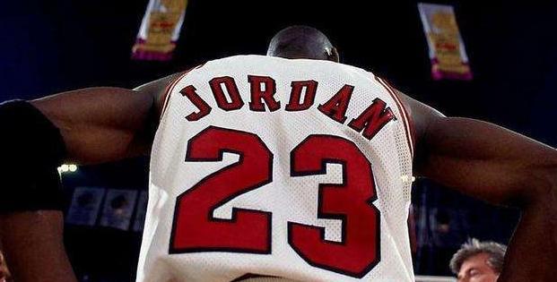 揭秘NBA现役33项篮球技巧最强球员（探究NBA巨星的技术王国）