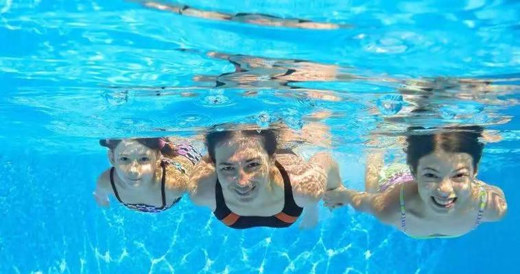 学游泳怎样抬头换气？掌握正确技巧避免呛水！