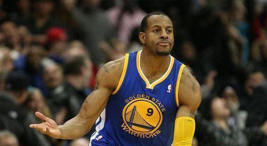NBA中锋内线得分技巧剖析（掌握这些技巧）