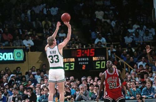 NBA拉杆技巧大揭秘（如何通过拉杆技巧提升篮球运动表现）