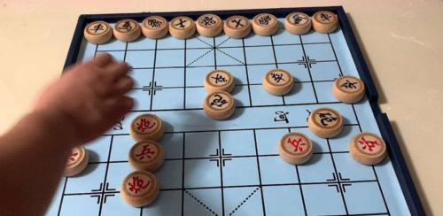 象棋中棋子的作用技巧（掌握象棋棋子的使用方法）