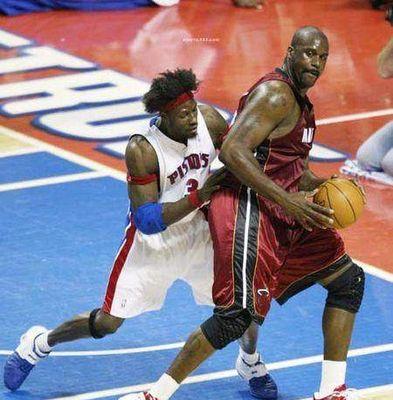 NBA换步过人技巧教学（提高篮球技能）