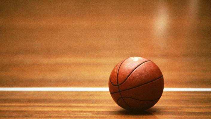 业余篮球技巧大全（掌握技巧）