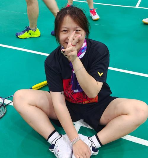 女孩羽毛球技巧大全（掌握关键技巧）