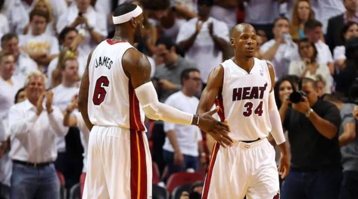 詹姆斯运球的技巧有哪些？如何学习詹姆斯的运球方法？