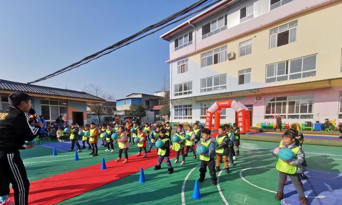 如何掌握拍篮球的技巧和动作？常见错误有哪些？