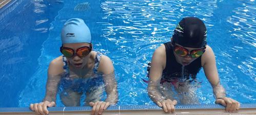 蛙泳换气技巧演示视频？如何正确进行蛙泳换气？