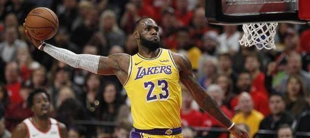 学习詹姆斯的盖帽技巧（掌握NBA球星的强劲防守秘诀）