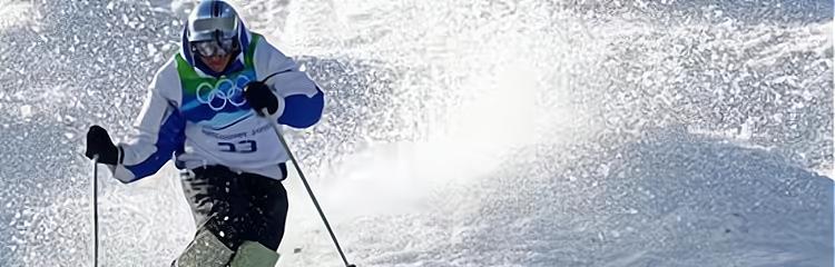 自由式滑雪雪上技巧的回转评分要素（掌握这些技巧）