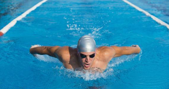 提升铁三自由泳换气能力的方法（掌握科学的呼吸技巧）