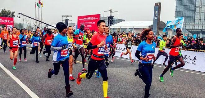 跑马拉松的技巧是什么？如何提高马拉松成绩？