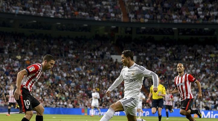 三招足球过人技巧，让你成为场上炙手可热的球员（从控球到突破）