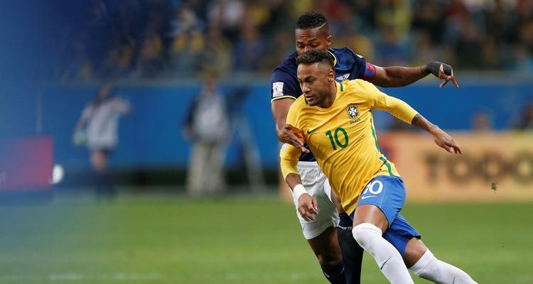 足球过人技巧大全（15个让你轻松突破的绝招）